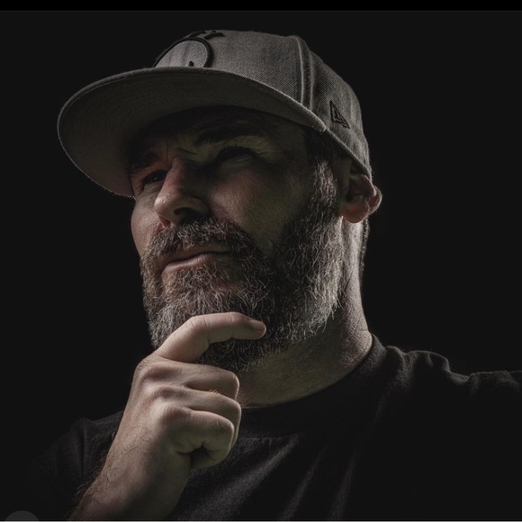 Meet your Posher, Mike - Picture 3 of 6